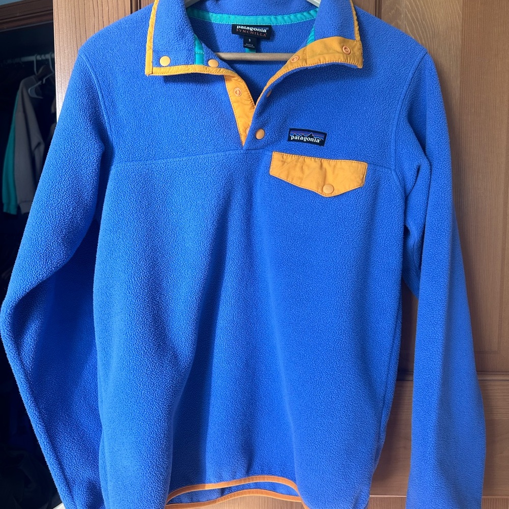 Blue/orange Patagonia pullover fleece sweater